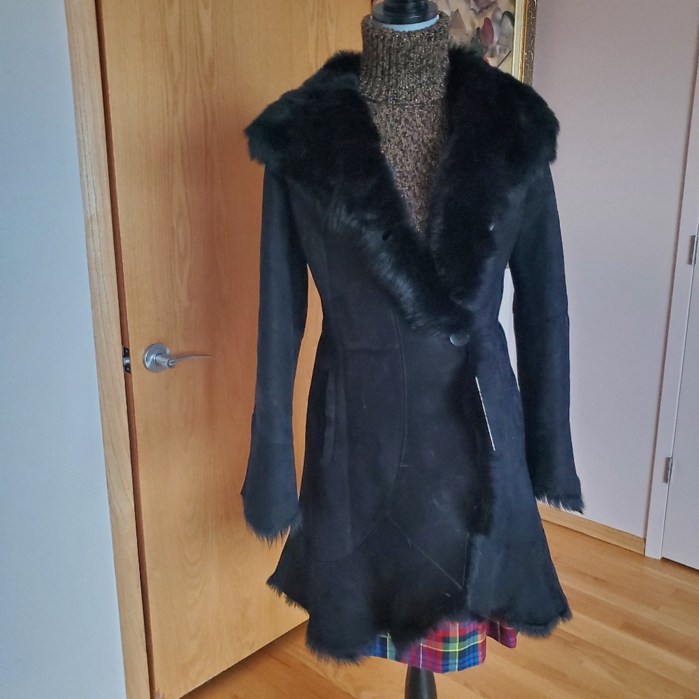 INTUITIONS  Paris  BLACK LAMB SHEARLING